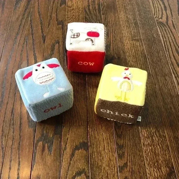 Pottery Barn Kids Farm Animal Plush Rattle Blocks Set - EUC - Picture 3 of 9